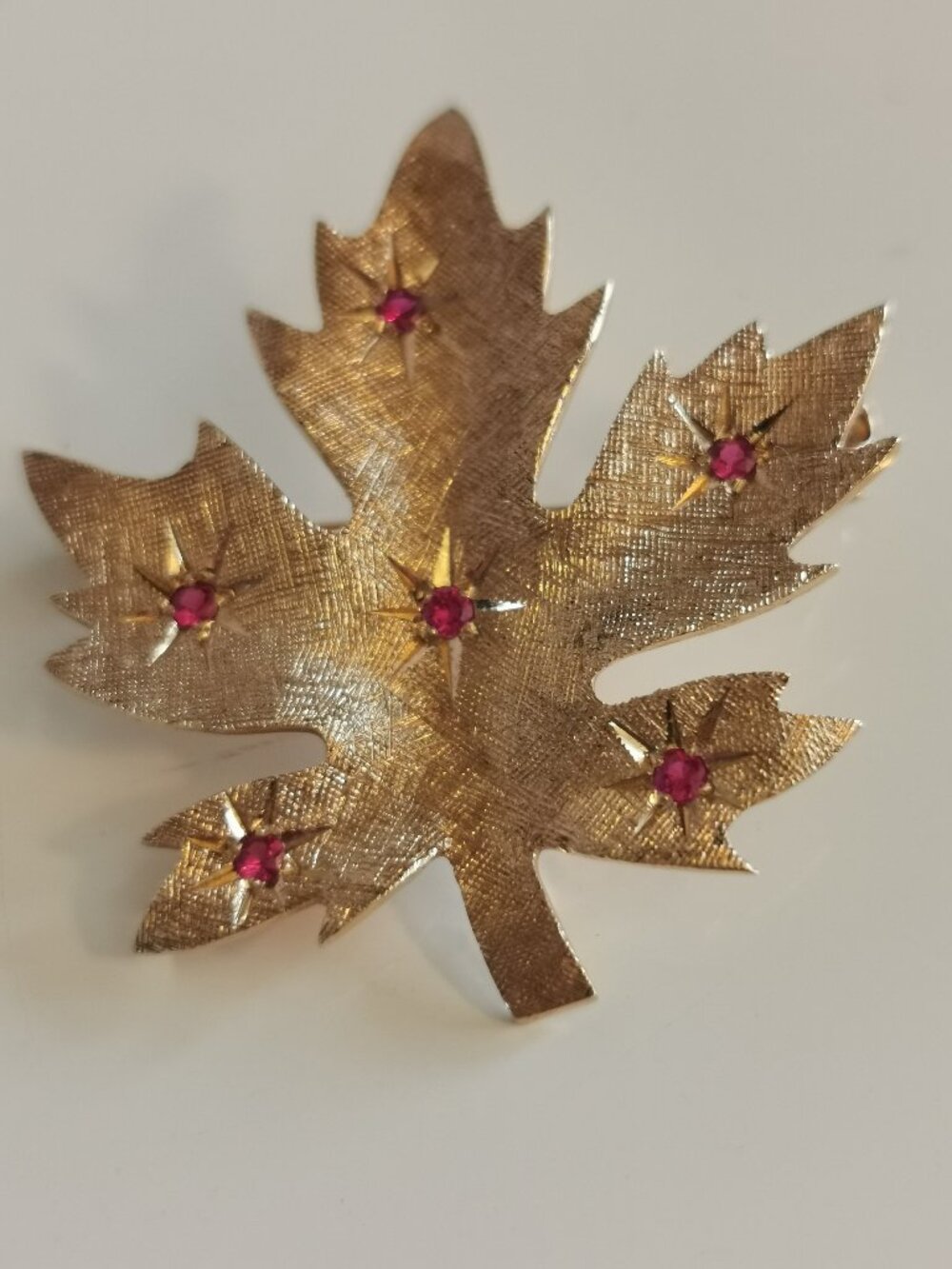 14Kt Gold Maple Leaf Brooch